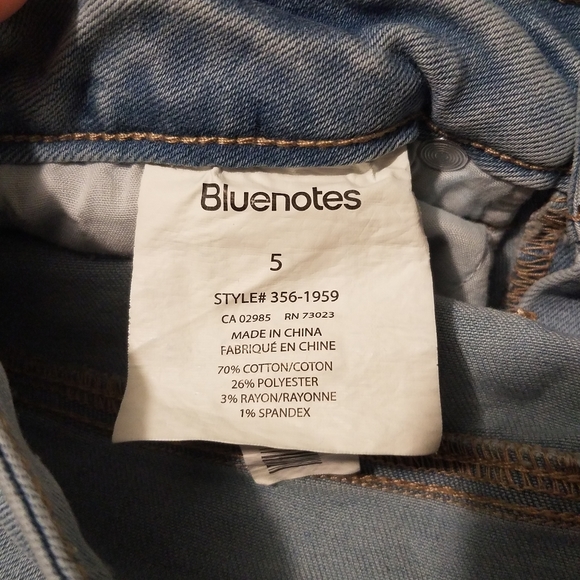 NWOT BlueNotes Distressed/Destroyed High Waist Skinny Jeans - Picture 4 of 4